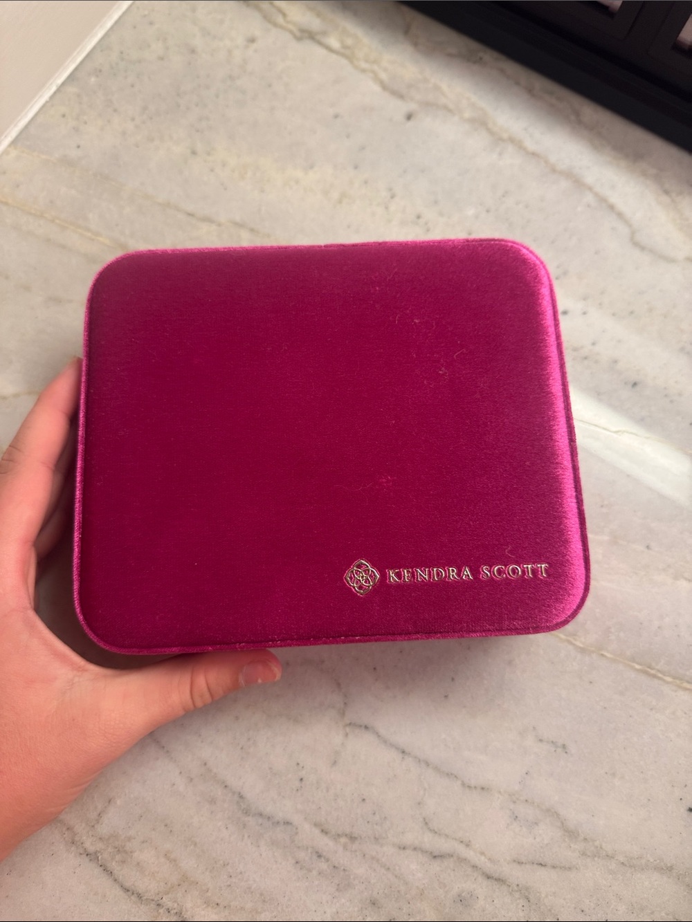 Kendra Scott Velvet Jewelry Case - Magenta
